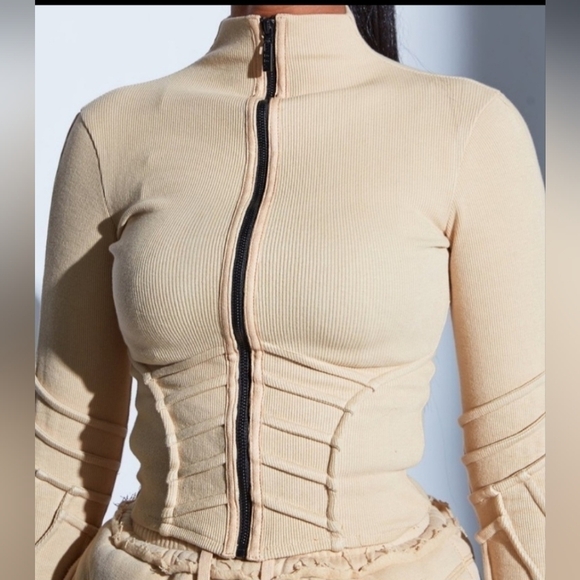 BBXBRAND Luxury Brown Ribbed Zip-Up Cropped Long Sleeve Top - Picture 5 of 12